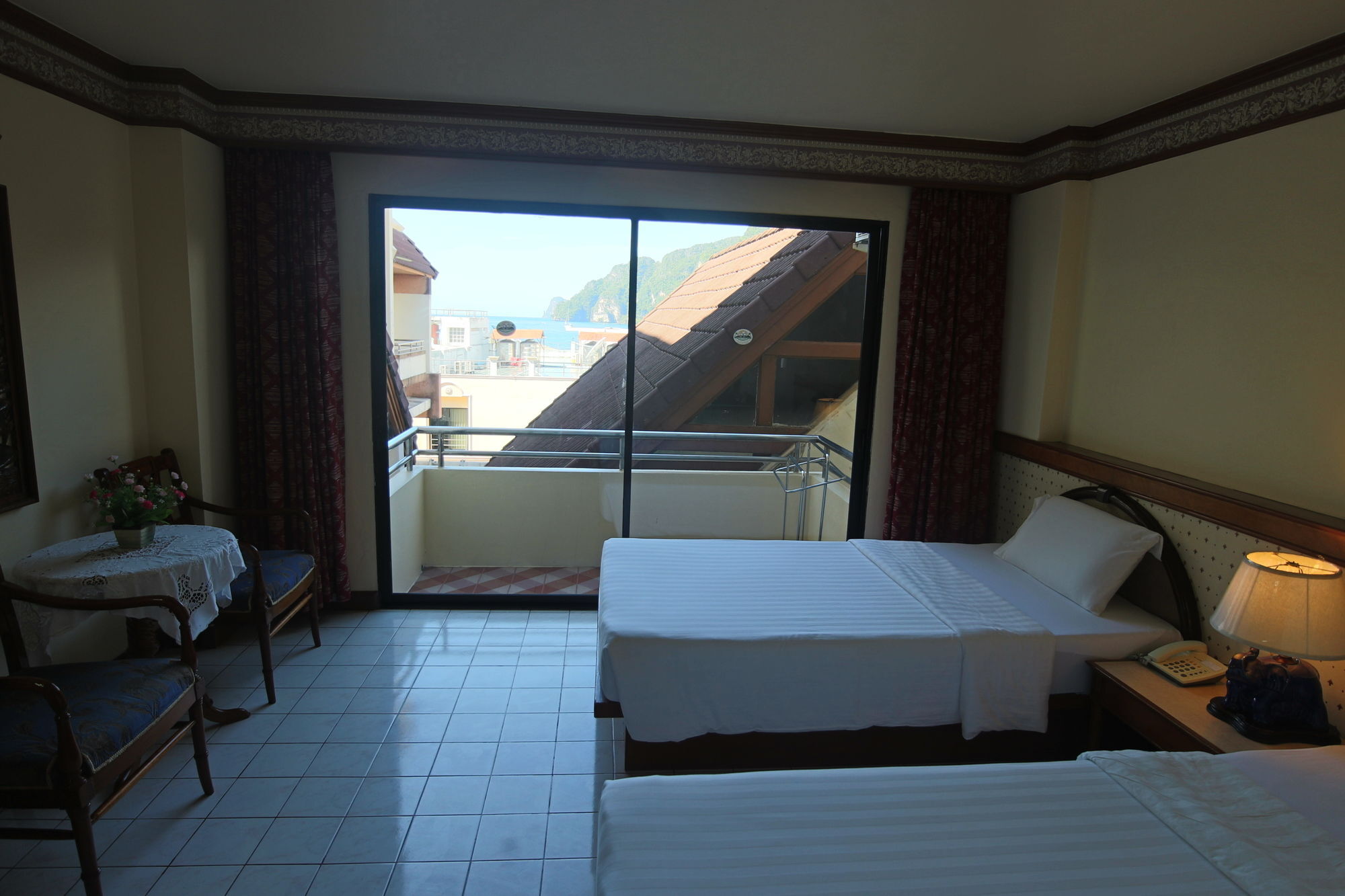 Phi Phi Hotel Bagian luar foto