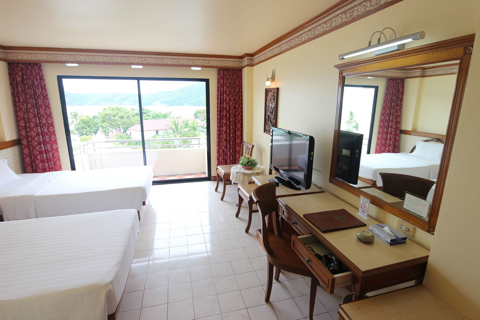 Phi Phi Hotel Bagian luar foto