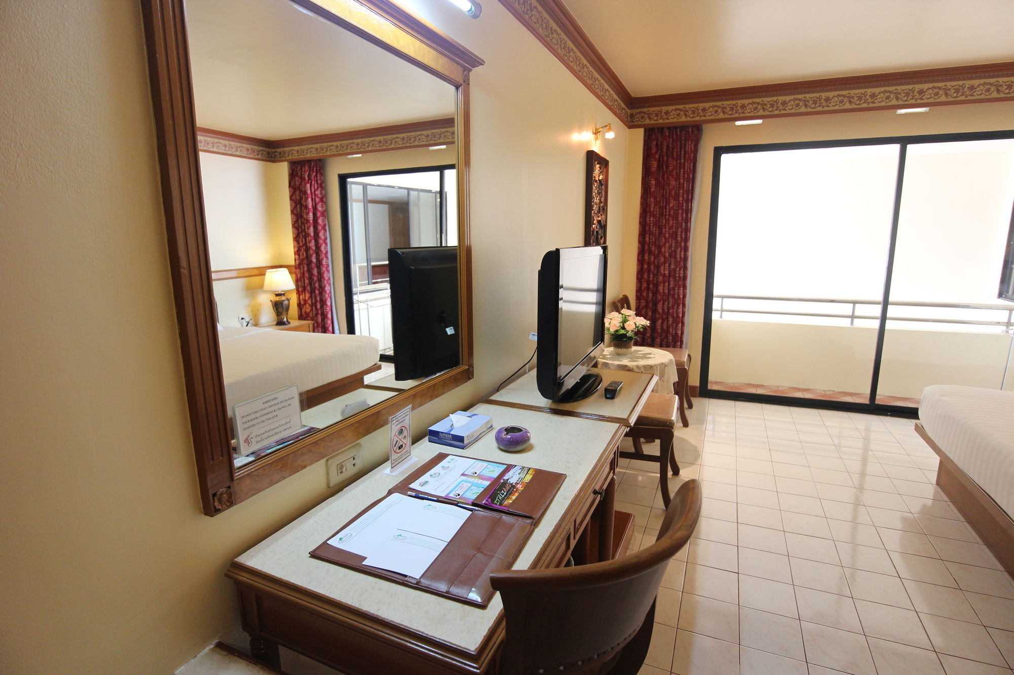 Phi Phi Hotel Bagian luar foto